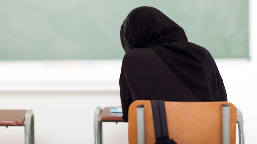 nigerian-law-graduate-denied-call-to-bar-for-wearing-hijab.jpg