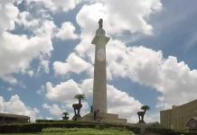 Memphis defies state ban to remove two Confederate statues