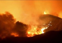 California wildfire: Thousands evacuated in Ventura County