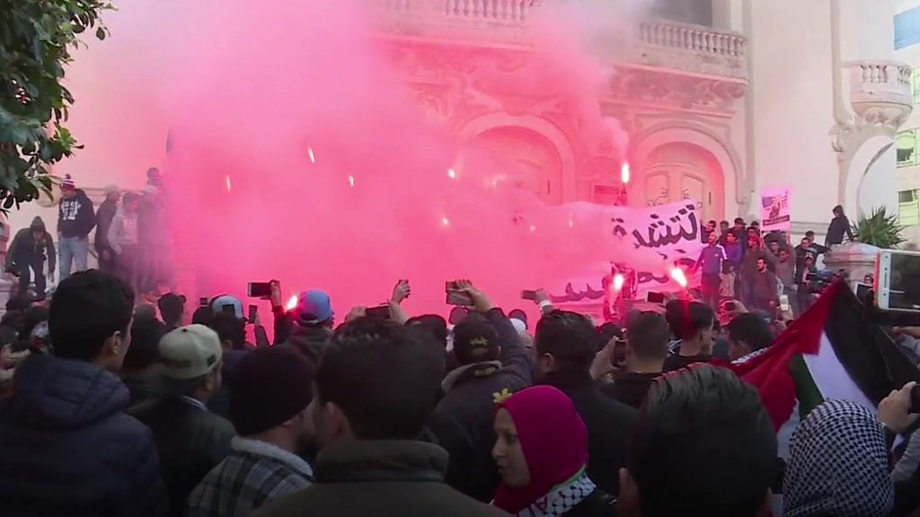 police-use-tear-gas-on-protesters-in-tunisia-reports-say.jpg
