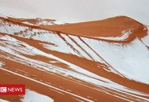 Snow falls in the Sahara desert