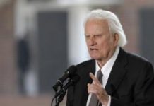Billy Graham: Influential US evangelist dies at 99