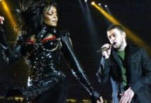 Justin Timberlake plays Prince and takes selfies at Super Bowl show