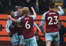 Burnley 2-1 Everton: Cenk Tosun finally scores but Clarets win after late comeback