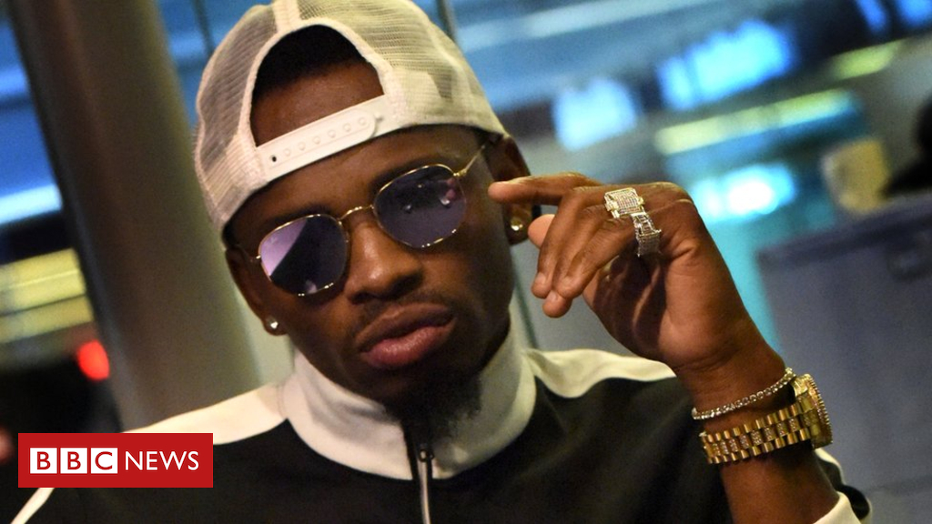 diamond-platnumz-is-in-trouble-for-a-kiss.jpg