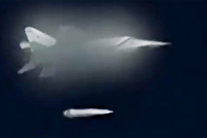 us-taps-lockheed-for-nearly-1b-hypersonic-weapon-project.jpg