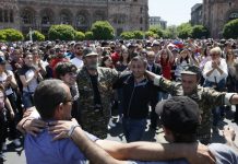 Pashinyan calls off mass protests as path to candidacy clears
