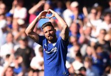 Chelsea 1-0 Liverpool: Olivier Giroud heads Blues to within two points of top four