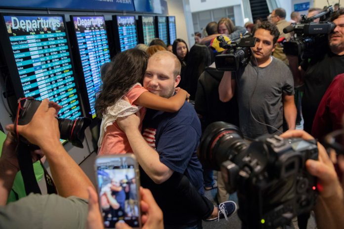 man-returns-to-us-after-venezuelan-imprisonment.jpg