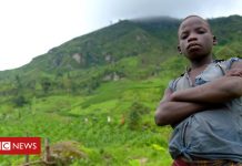 Uganda mudslides: Why do villagers move back?