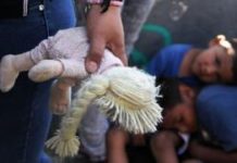 Undocumented migrant families embark on chaotic reunion process