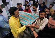 Gunmen kill veteran journalist in Kashmir