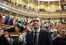 Opposition Socialist leader Pedro Sanchez wins parliamentary vote to oust Mariano Rajoy as Spanish prime minister