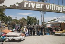 Hundreds of Roma forcibly evicted from camp in Rome