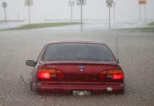 Hurricane Lane: Hawaii hit by flooding and landslides as storm nears
