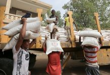 Casualties as Saudi-led coalition air raids hit Yemen's Hodeidah